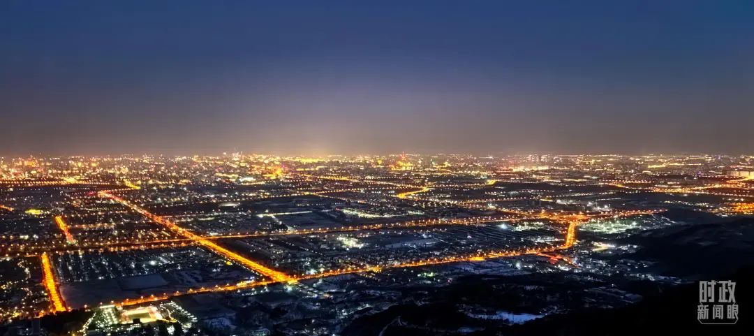△2023年12月31日,在北京西山俯瞰北京城。(总台央视记者王子杭拍摄)